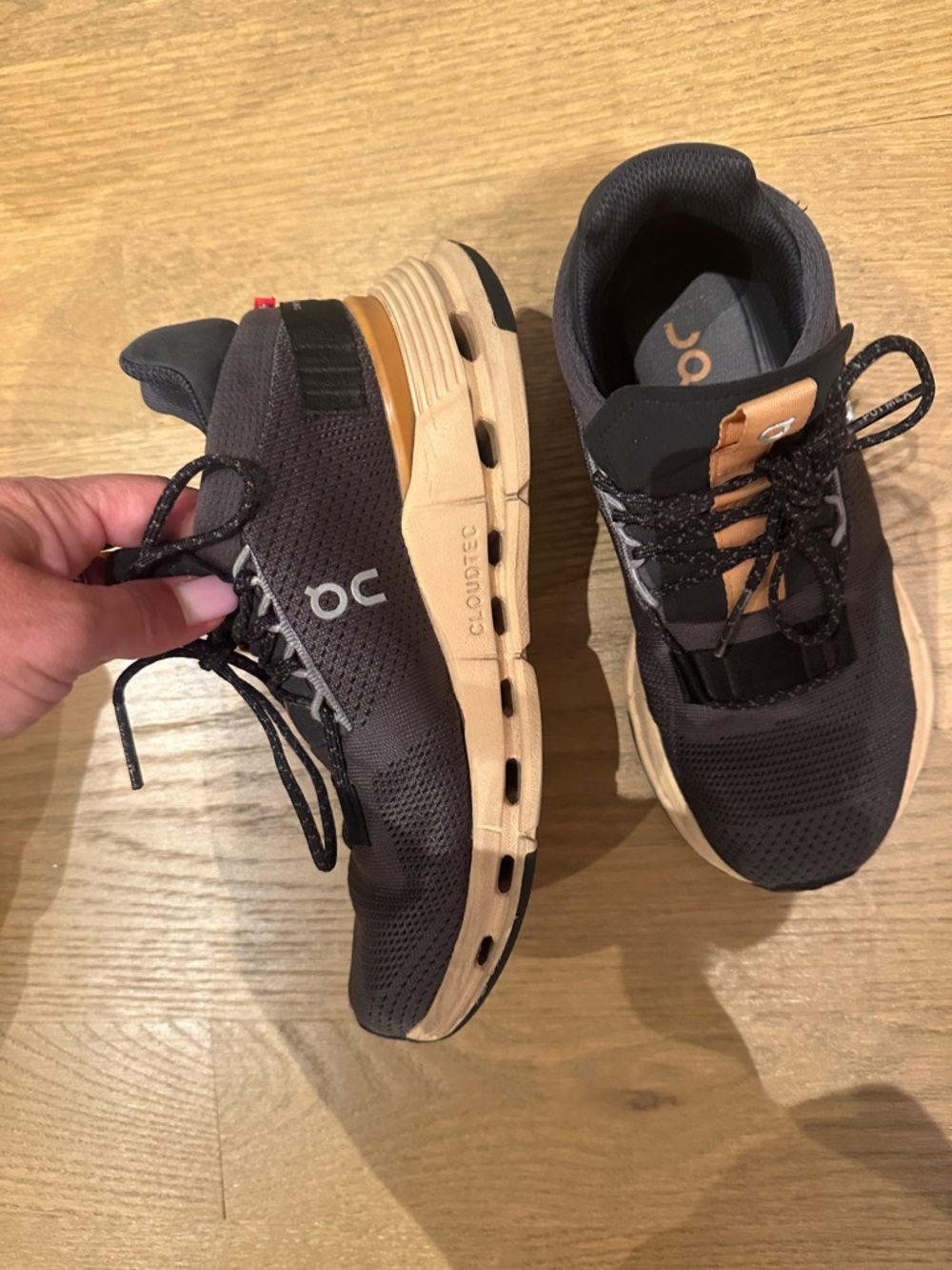 OnCloud Women’s Sneakers